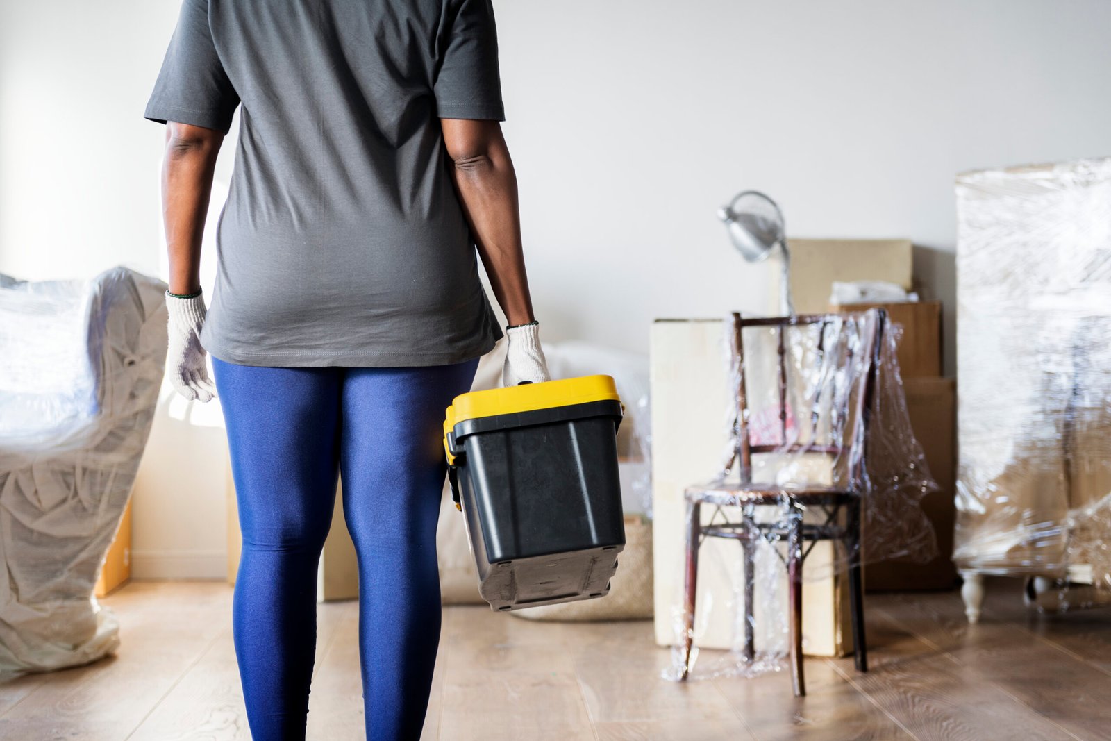 Move-in cleaning service in a bright San Diego home