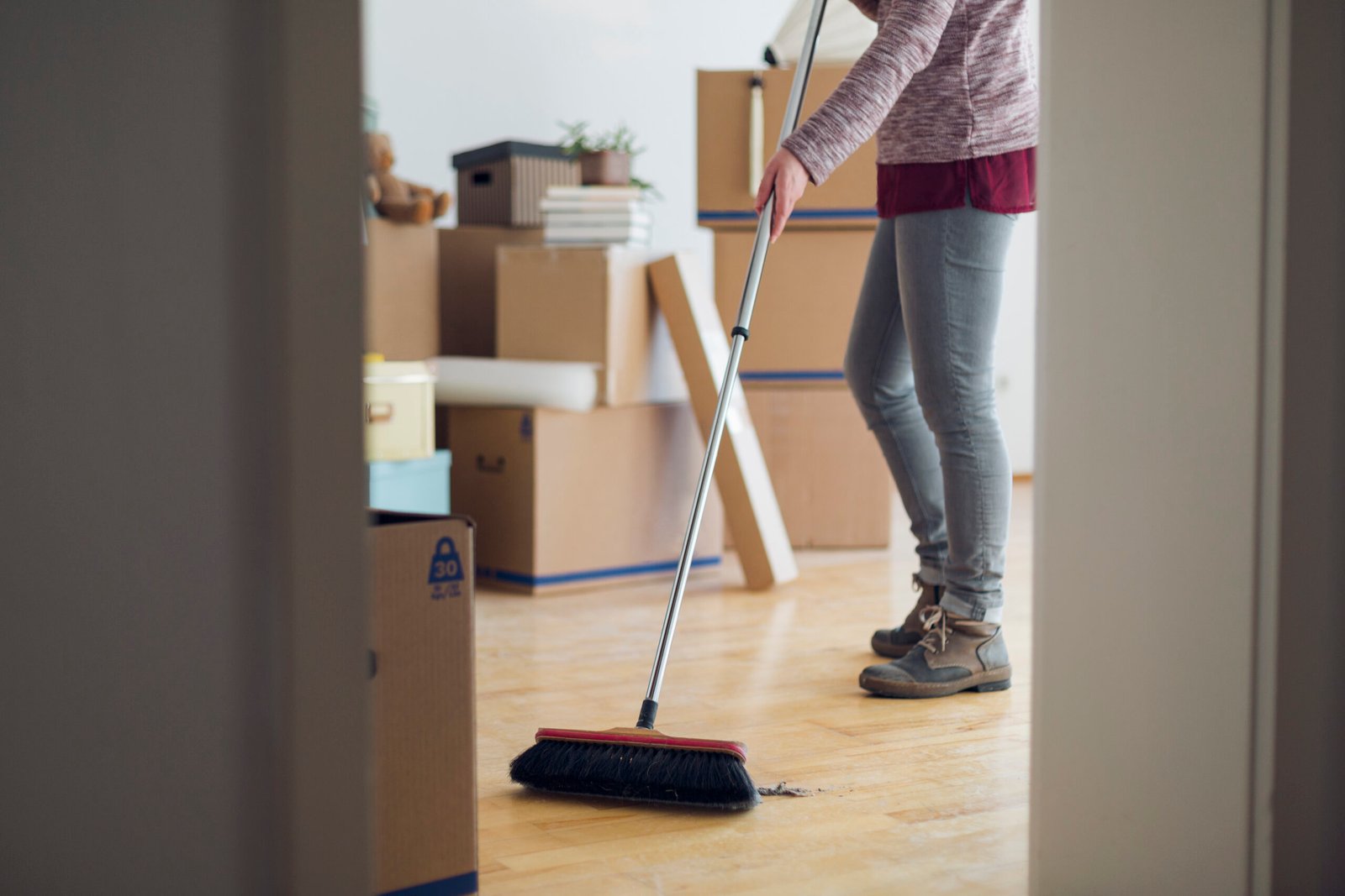 Move-out cleaning service in a San Diego home